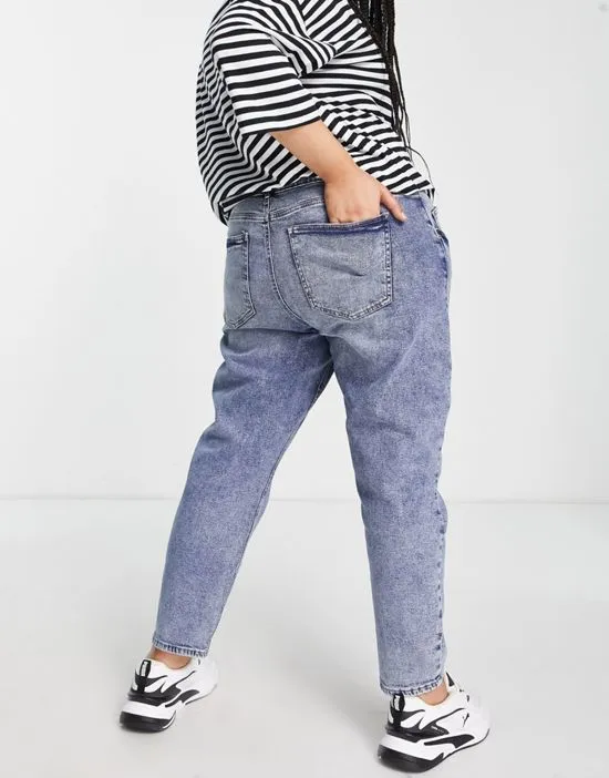 https://images.styletyx.com/images/katy-mid-waist-mom-jeans-in-blue-noisy-may-curve-1776900_2.webp