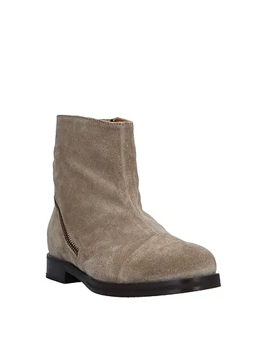 https://images.styletyx.com/images/khaki-ankle-boot-alberto-fermani-1003706238_2.webp