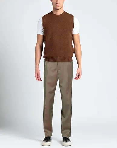 https://images.styletyx.com/images/khaki-cool-wool-casual-pants-fear-of-god-1350409913_2.webp