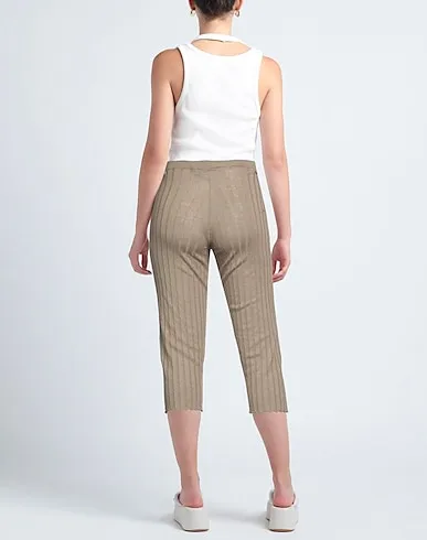 https://images.styletyx.com/images/khaki-knitted-cropped-pants-culottes-alpha-studio-221910451_3.webp