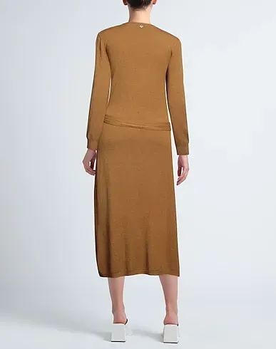 https://images.styletyx.com/images/khaki-knitted-midi-dress-meme-road-1006957795_3.webp