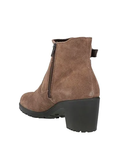 https://images.styletyx.com/images/khaki-leather-ankle-boot-enval-soft-872524507_3.webp