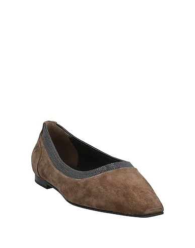 https://images.styletyx.com/images/khaki-leather-ballet-flats-brunello-cucinelli-209022491_2.webp