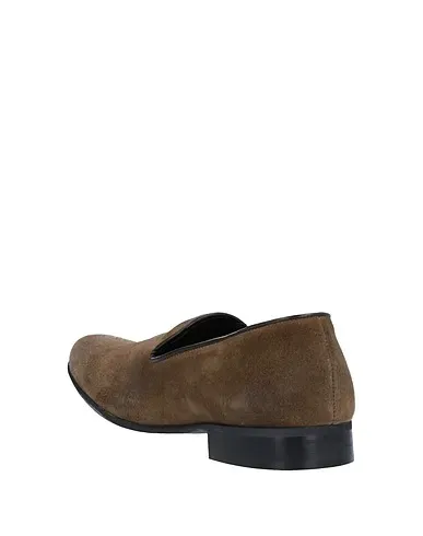 https://images.styletyx.com/images/khaki-leather-loafers-grey-daniele-alessandrini-2935769_3.webp