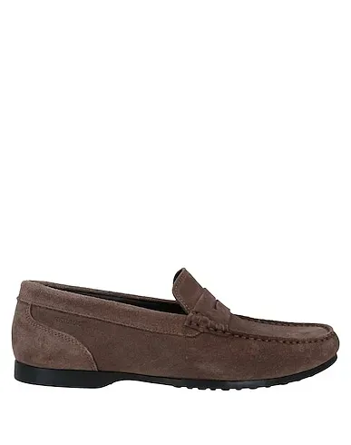 https://images.styletyx.com/images/khaki-leather-loafers-sebago-1225191354_1.webp