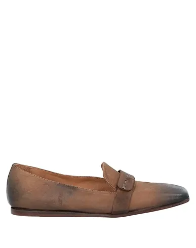 https://images.styletyx.com/images/khaki-loafers-i-n-k-shoes-1120230_1.webp