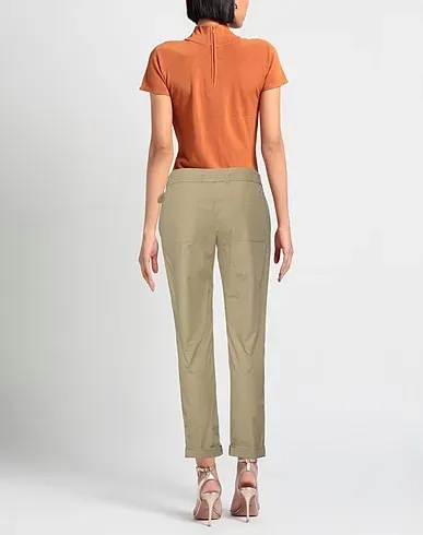 https://images.styletyx.com/images/khaki-plain-weave-casual-pants-akris-3122101_3.webp