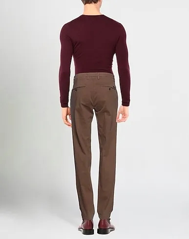 https://images.styletyx.com/images/khaki-plain-weave-casual-pants-powell-954901_3.webp