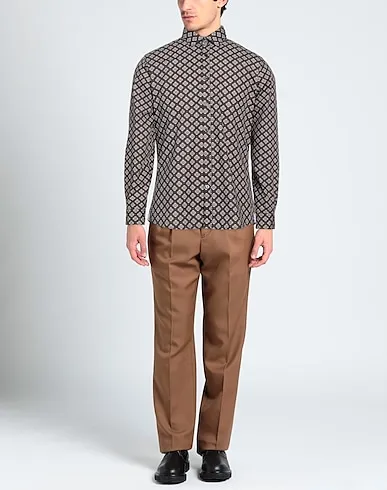 https://images.styletyx.com/images/khaki-plain-weave-patterned-shirt-fred-mello-3040600_2.webp