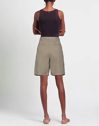 https://images.styletyx.com/images/khaki-plain-weave-shorts-bermuda-reign-1005268452_3.webp