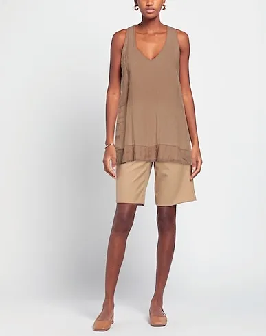 https://images.styletyx.com/images/khaki-plain-weave-top-alpha-studio-13061537_2.webp