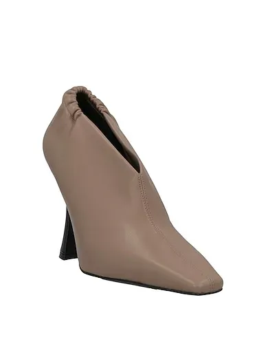 https://images.styletyx.com/images/khaki-pump-kalliste-13156690_2.webp