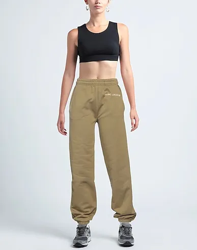 https://images.styletyx.com/images/khaki-sweatshirt-casual-pants-marc-jacobs-931600811_2.webp