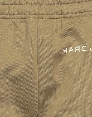 https://images.styletyx.com/images/khaki-sweatshirt-casual-pants-marc-jacobs-931600811_4.webp