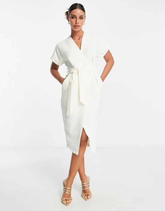 https://images.styletyx.com/images/kimono-wrap-dress-in-cream-closet-london-1804196_1.webp