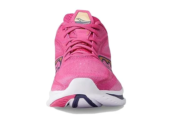 https://images.styletyx.com/images/kinvara-13-saucony-3076900_3.webp