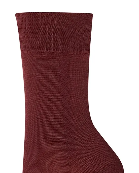 https://images.styletyx.com/images/knit-socks-wolford-12959404_2.webp
