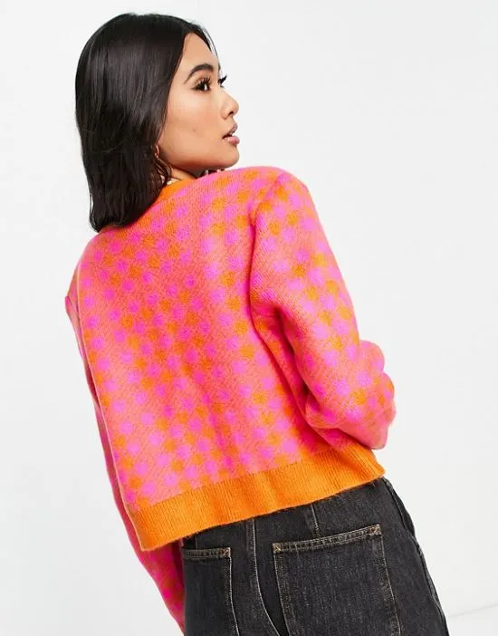 https://images.styletyx.com/images/knitted-cardigan-in-bright-check-part-of-a-set-vila-1769099_2.webp