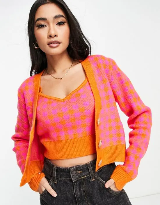 https://images.styletyx.com/images/knitted-cardigan-in-bright-check-part-of-a-set-vila-1769099_4.webp