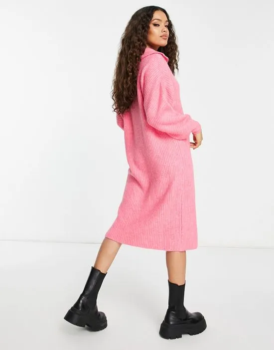 https://images.styletyx.com/images/knitted-collared-maxi-dress-in-pink-vero-moda-petite-3080491_2.webp