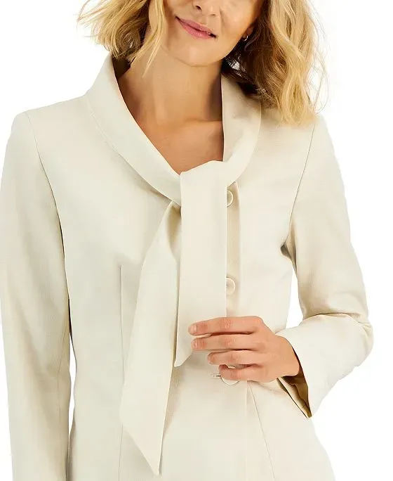 https://images.styletyx.com/images/le-suit-crepe-tie-collar-jacket-pencil-skirt-regular-and-petite-sizes-le-suit-2642470_3.webp