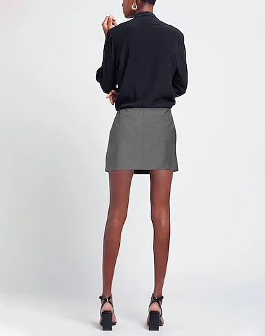 https://images.styletyx.com/images/lead-cool-wool-mini-skirt-brunello-cucinelli-1223960057_3.webp