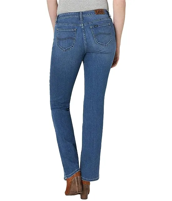 https://images.styletyx.com/images/legendary-regular-fit-bootcut-jeans-lee-1778653_3.webp