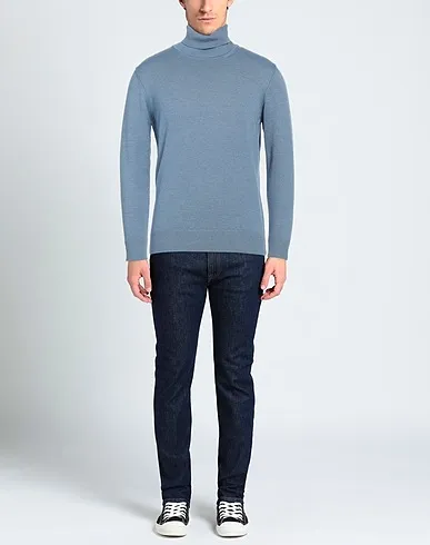 https://images.styletyx.com/images/light-blue-knitted-turtleneck-egon-von-furstenberg-1005668169_2.webp