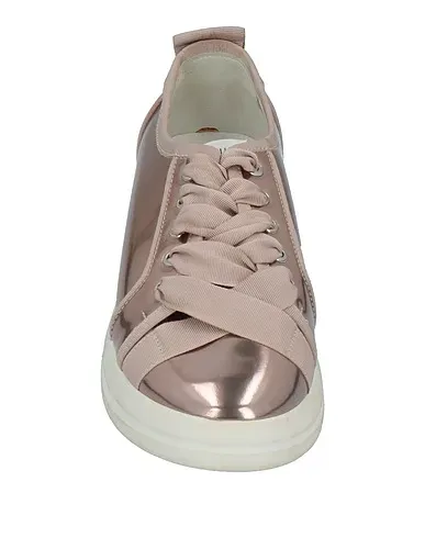 https://images.styletyx.com/images/light-brown-sneakers-ballin-3092025_4.webp