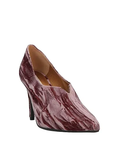 https://images.styletyx.com/images/light-brown-velvet-pump-marian-13281624_2.webp