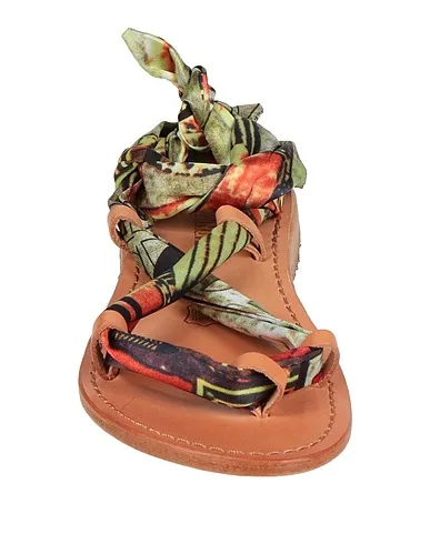 https://images.styletyx.com/images/light-green-leather-flip-flops-stringart-16556046_4.webp