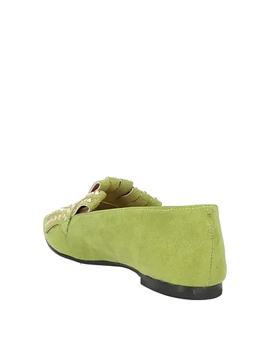 https://images.styletyx.com/images/light-green-leather-loafers-giulia-neri-1005031528_3.webp
