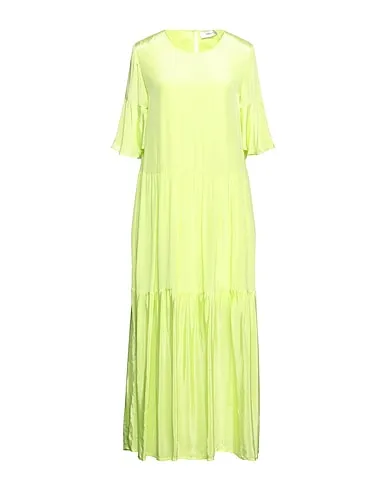 https://images.styletyx.com/images/light-green-satin-midi-dress-emma-gaia-red-2591569_1.webp