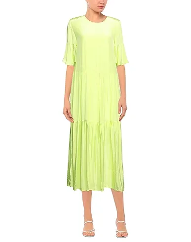 https://images.styletyx.com/images/light-green-satin-midi-dress-emma-gaia-red-2591569_2.webp