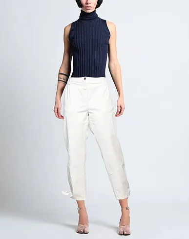 https://images.styletyx.com/images/light-grey-cotton-twill-casual-pants-sina-ja-711739690_2.webp