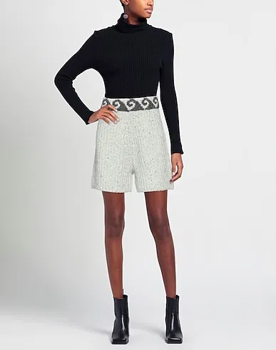 https://images.styletyx.com/images/light-grey-knitted-shorts-bermuda-alanui-13310423_2.webp