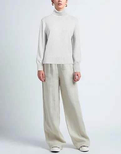https://images.styletyx.com/images/light-grey-knitted-turtleneck-amina-rubinacci-728749916_2.webp