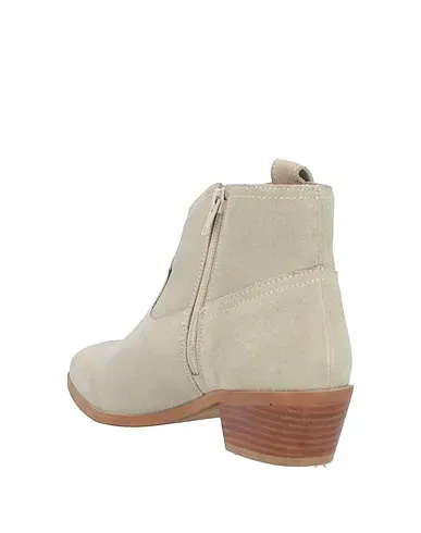 https://images.styletyx.com/images/light-grey-leather-ankle-boot-pregunta-1004913956_3.webp