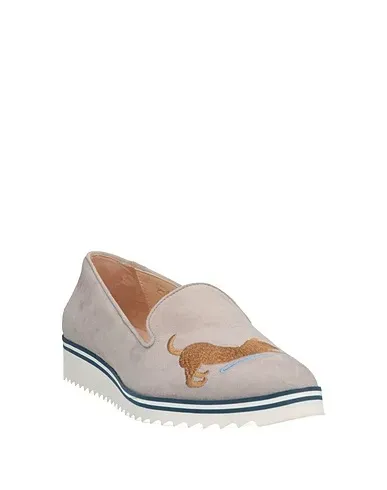 https://images.styletyx.com/images/light-grey-leather-loafers-antonio-de-luca-1004908456_2.webp