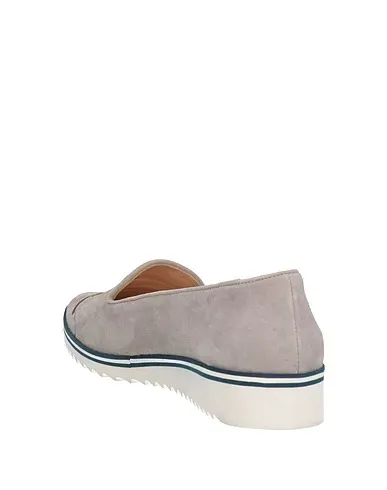 https://images.styletyx.com/images/light-grey-leather-loafers-antonio-de-luca-1004908456_3.webp
