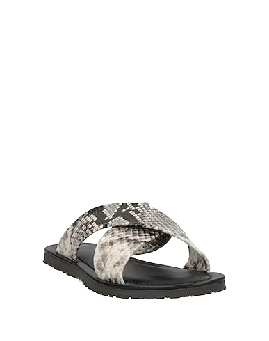 https://images.styletyx.com/images/light-grey-leather-sandals-moreschi-13114499_2.webp