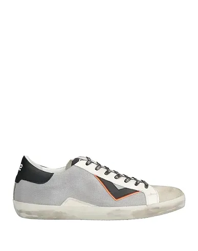 https://images.styletyx.com/images/light-grey-leather-sneakers-4b12-3202673_1.webp