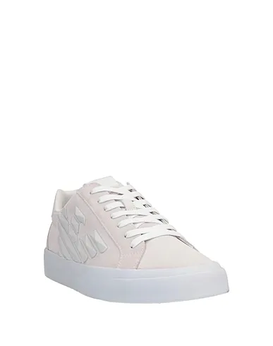 https://images.styletyx.com/images/light-grey-leather-sneakers-ea7-1409417_2.webp
