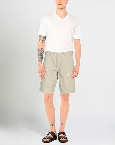 https://images.styletyx.com/images/light-grey-plain-weave-shorts-bermuda-blauer-2831157_2.webp