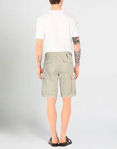 https://images.styletyx.com/images/light-grey-plain-weave-shorts-bermuda-blauer-2831157_3.webp