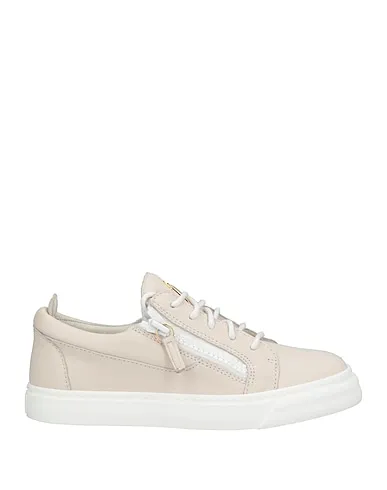 https://images.styletyx.com/images/light-grey-sneakers-giuseppe-zanotti-13057640_1.webp