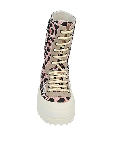 https://images.styletyx.com/images/light-pink-canvas-ankle-boot-superga-1063909_4.webp