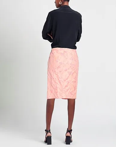 https://images.styletyx.com/images/light-pink-jacquard-midi-skirt-ki6-who-are-you-13438153_3.webp