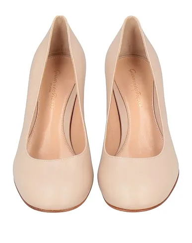 https://images.styletyx.com/images/light-pink-leather-pump-gianvito-rossi-13259065_4.webp