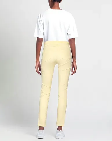https://images.styletyx.com/images/light-yellow-denim-denim-pants-ermanno-di-ermanno-scervino-12986823_3.webp